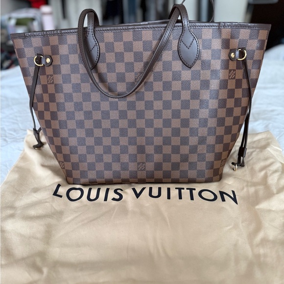 Authentic Louis Vuitton Neverdull MM Tote - Picture 3 of 10